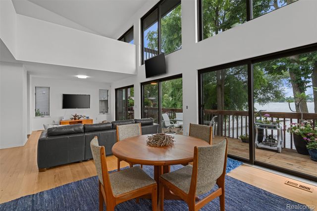 4616 Cass Elizabeth Road, Waterford Charter Township, MI 48328