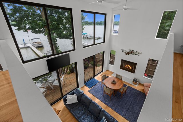 4616 Cass Elizabeth Road, Waterford Charter Township, MI 48328