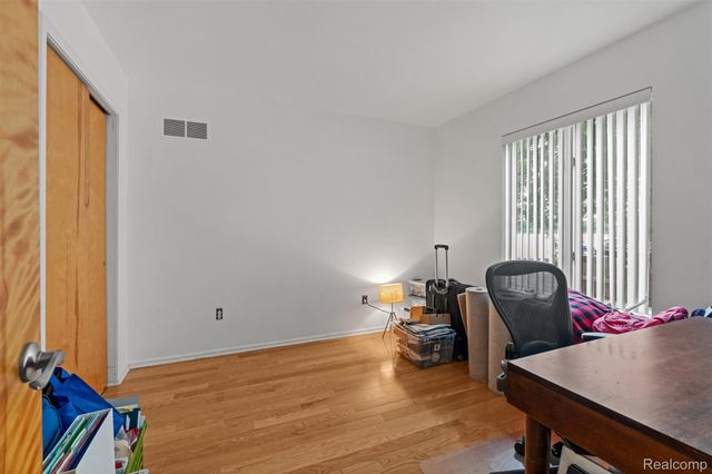 4616 Cass Elizabeth Road, Waterford Charter Township, MI 48328