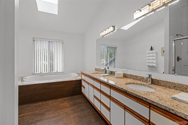 4616 Cass Elizabeth Road, Waterford Charter Township, MI 48328