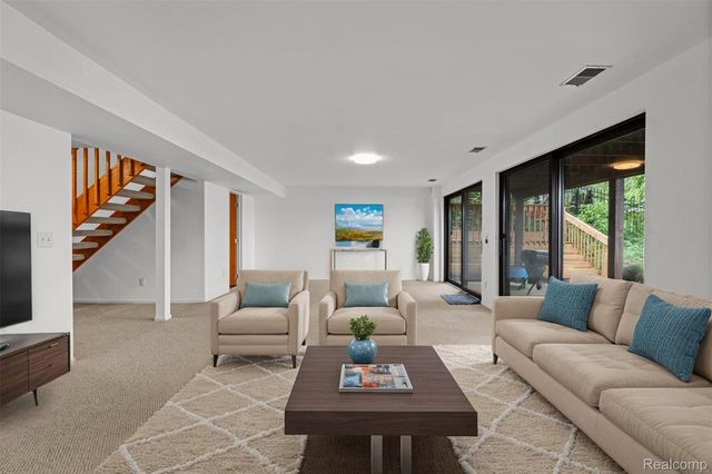 4616 Cass Elizabeth Road, Waterford Charter Township, MI 48328