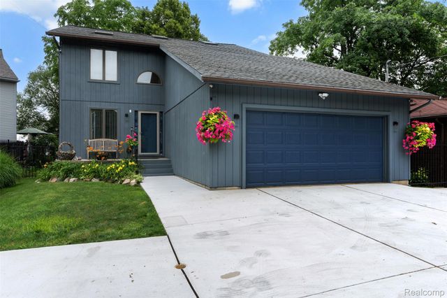 4616 Cass Elizabeth Road, Waterford Charter Township, MI 48328