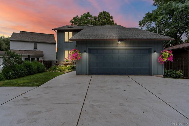 4616 Cass Elizabeth Road, Waterford Charter Township, MI 48328