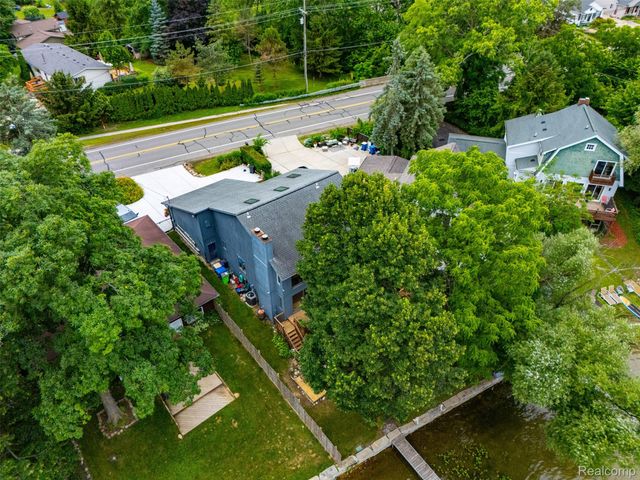 4616 Cass Elizabeth Road, Waterford Charter Township, MI 48328