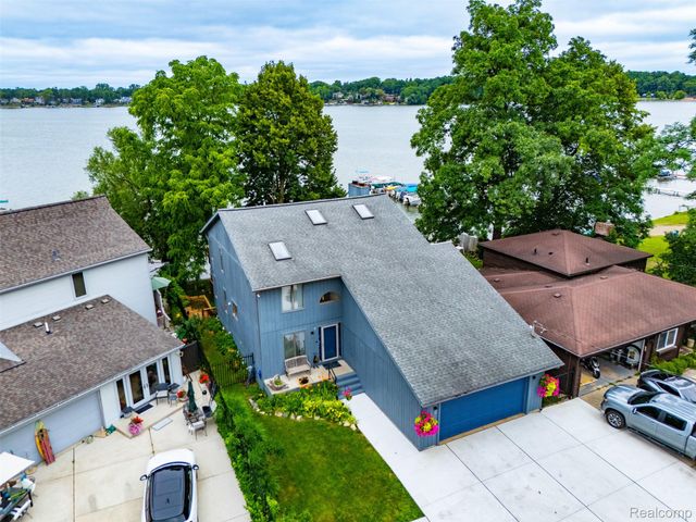 4616 Cass Elizabeth Road, Waterford Charter Township, MI 48328