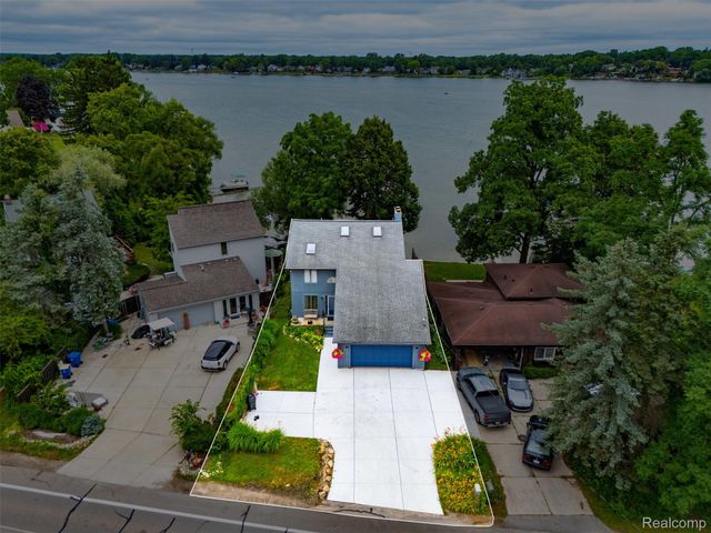 4616 Cass Elizabeth Road, Waterford Charter Township, MI 48328