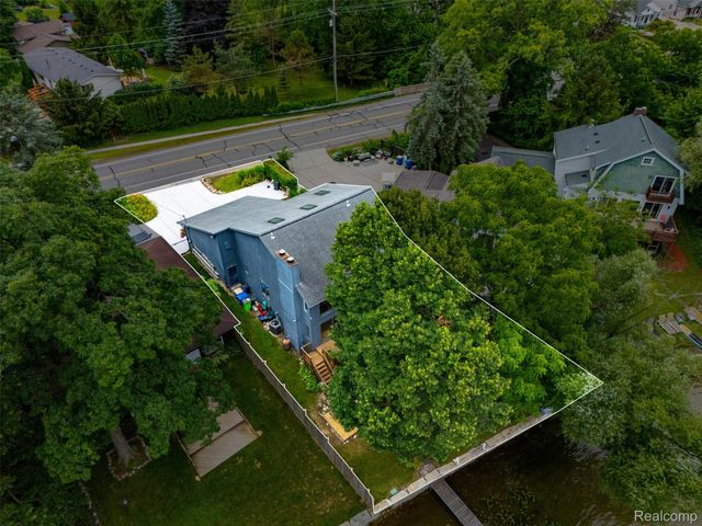 4616 Cass Elizabeth Road, Waterford Charter Township, MI 48328