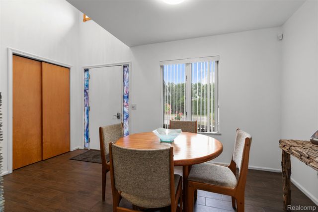 4616 Cass Elizabeth Road, Waterford Charter Township, MI 48328