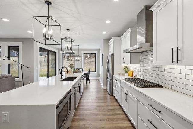 10208 Hidden Valley Drive, Johnston, IA 50131