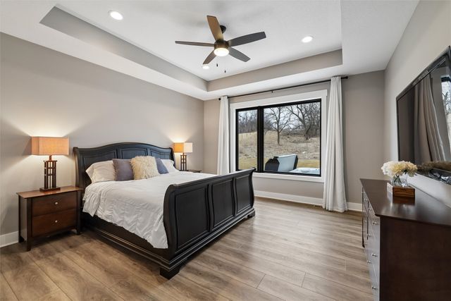 10208 Hidden Valley Drive, Johnston, IA 50131