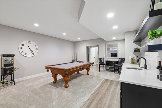 10208 Hidden Valley Drive, Johnston, IA 50131