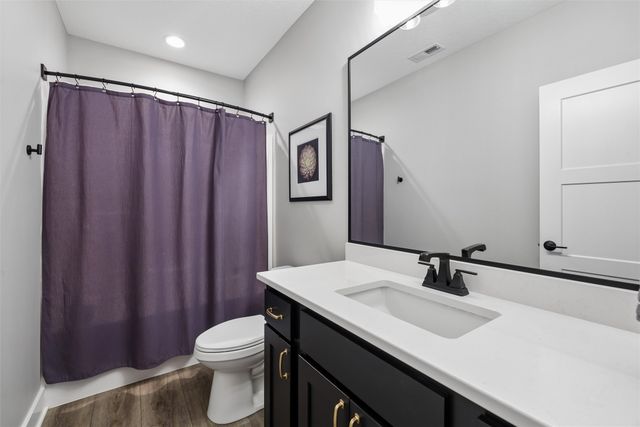 10208 Hidden Valley Drive, Johnston, IA 50131