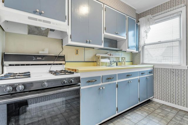 88-30 79th Avenue, Glendale, NY 11385