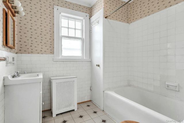 88-30 79th Avenue, Glendale, NY 11385