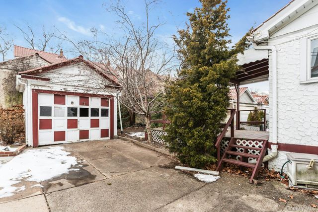 88-30 79th Avenue, Glendale, NY 11385