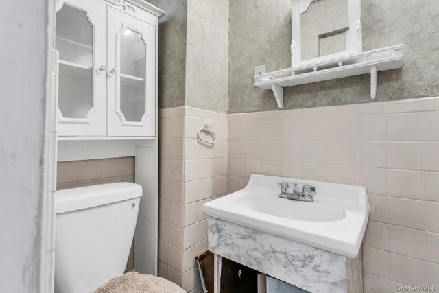 88-30 79th Avenue, Glendale, NY 11385