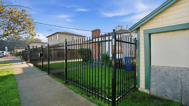 2314 84th ave, Oakland, CA 94605