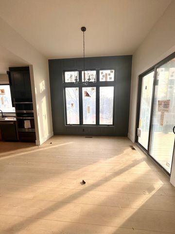 6198 S Holland Avenue, Springfield, MO 65810