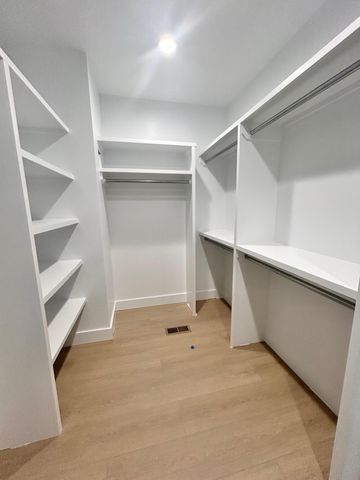 6198 S Holland Avenue, Springfield, MO 65810