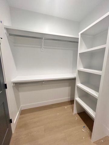 6198 S Holland Avenue, Springfield, MO 65810