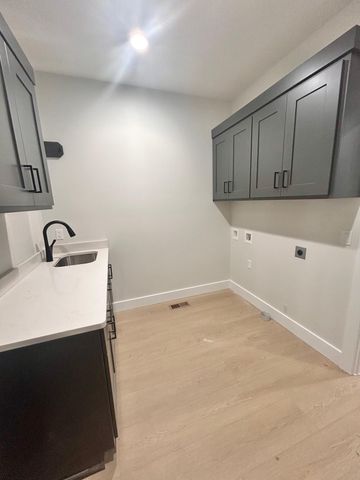 6198 S Holland Avenue, Springfield, MO 65810