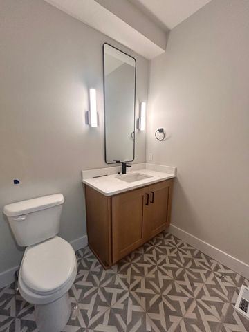 6198 S Holland Avenue, Springfield, MO 65810