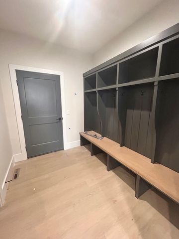 6198 S Holland Avenue, Springfield, MO 65810