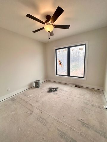 6198 S Holland Avenue, Springfield, MO 65810