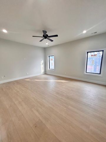 6198 S Holland Avenue, Springfield, MO 65810