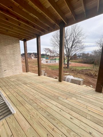 6198 S Holland Avenue, Springfield, MO 65810