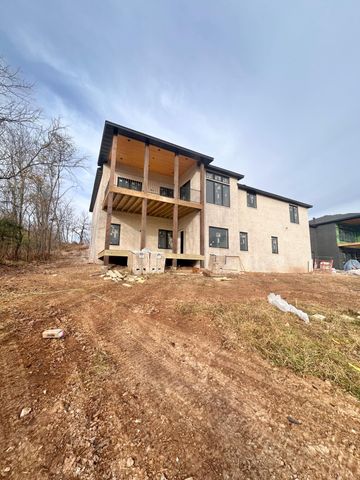 6198 S Holland Avenue, Springfield, MO 65810