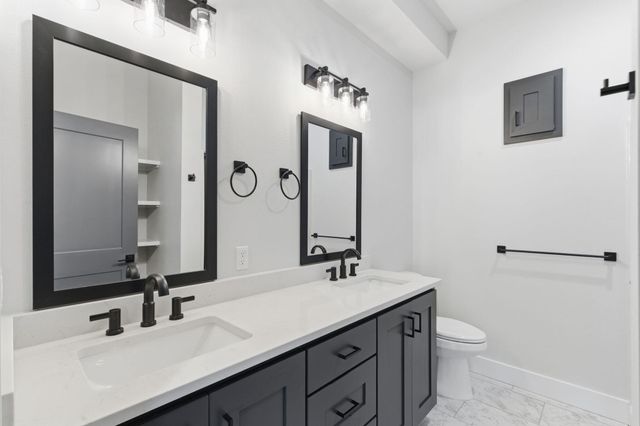 6198 S Holland Avenue, Springfield, MO 65810