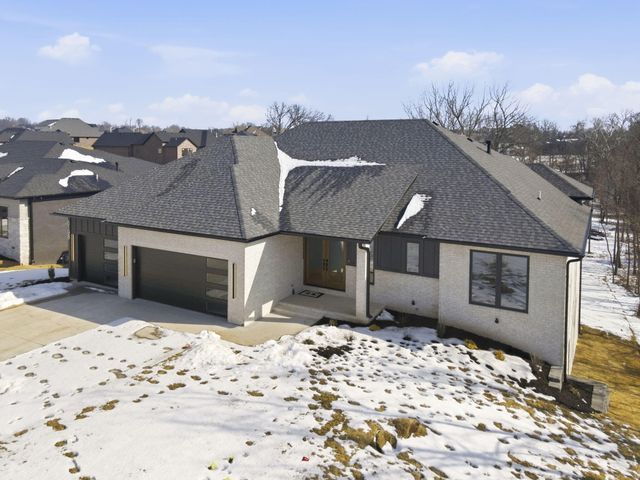 6198 S Holland Avenue, Springfield, MO 65810