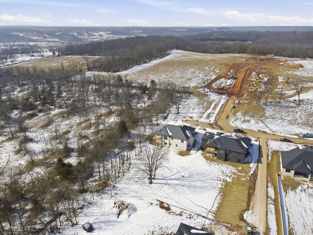 6198 S Holland Avenue, Springfield, MO 65810