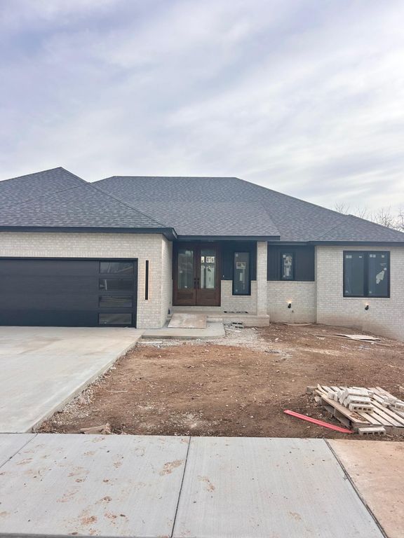 6198 S Holland Avenue, Springfield, MO 65810