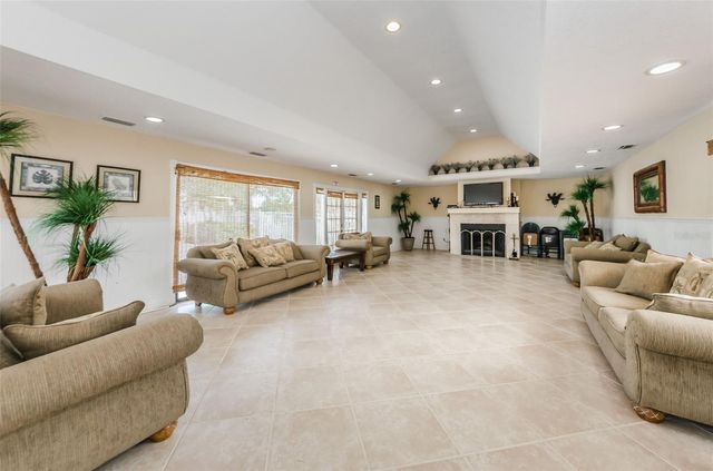 455 ALT 19 S S 214, Palm Harbor, FL 34683