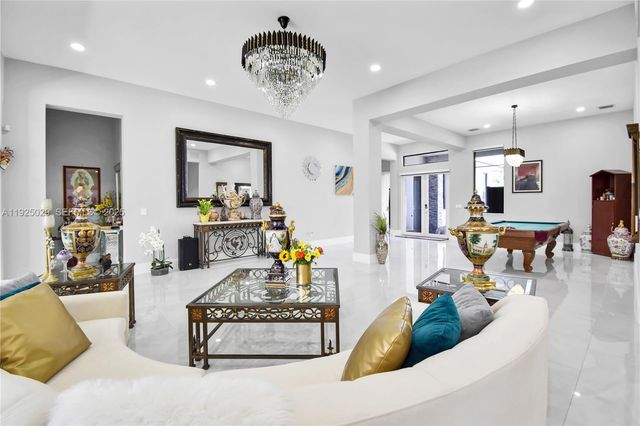 15846 SW 49th St, Southwest Ranches, FL 33331