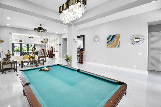 15846 SW 49th St, Southwest Ranches, FL 33331