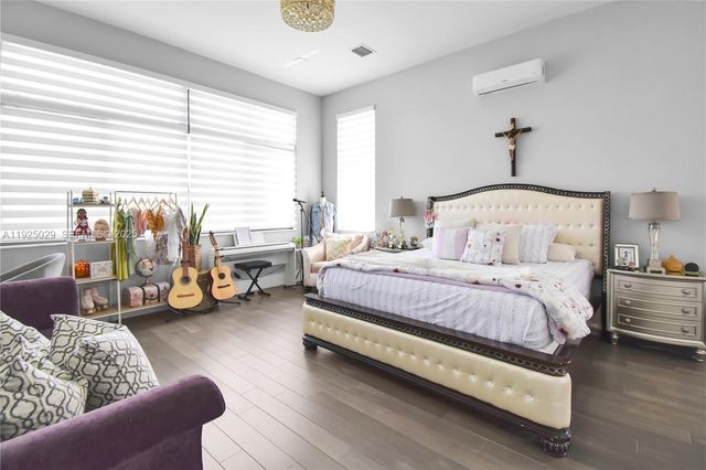 15846 SW 49th St, Southwest Ranches, FL 33331