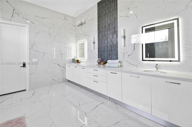 15846 SW 49th St, Southwest Ranches, FL 33331