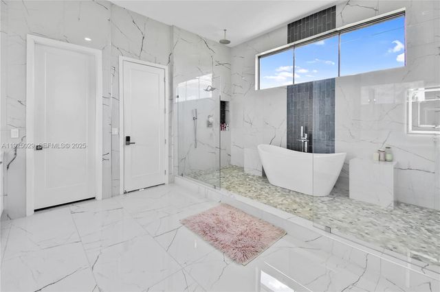 15846 SW 49th St, Southwest Ranches, FL 33331