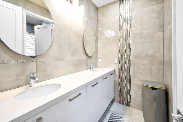 15846 SW 49th St, Southwest Ranches, FL 33331