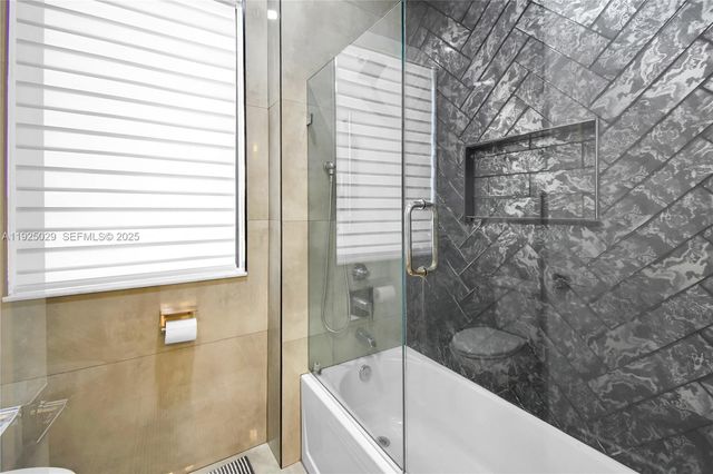 15846 SW 49th St, Southwest Ranches, FL 33331