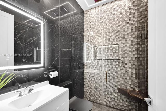 15846 SW 49th St, Southwest Ranches, FL 33331