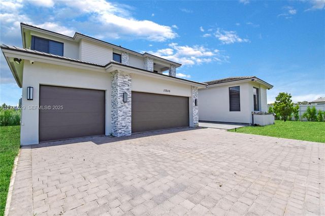 15846 SW 49th St, Southwest Ranches, FL 33331