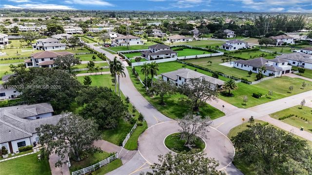 15846 SW 49th St, Southwest Ranches, FL 33331