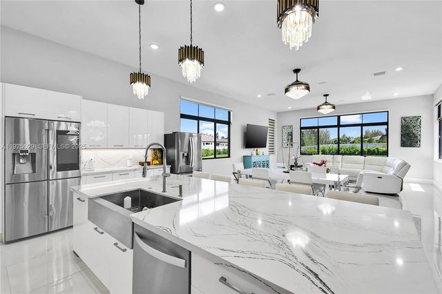 15846 SW 49th St, Southwest Ranches, FL 33331