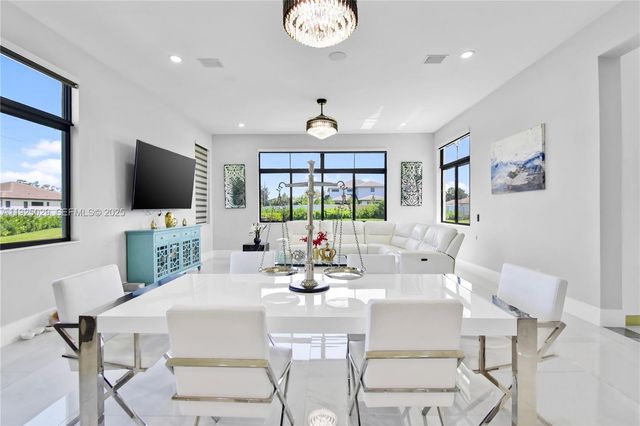 15846 SW 49th St, Southwest Ranches, FL 33331