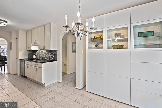 2029 CHADDS FORD DR, Reston, VA 20191