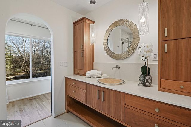 2029 CHADDS FORD DR, Reston, VA 20191